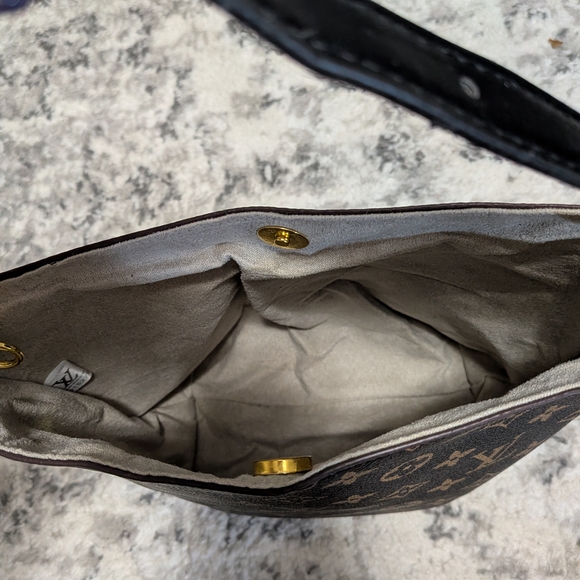 Monogram Brown Bucket Bag - Picture 4 of 7